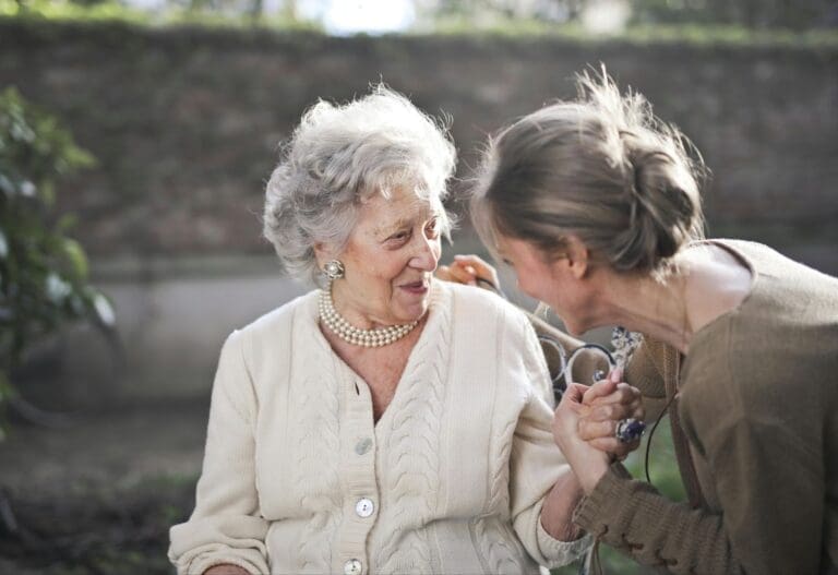 Helping Loved Ones Transition Smoothly Into a New Living Environment
