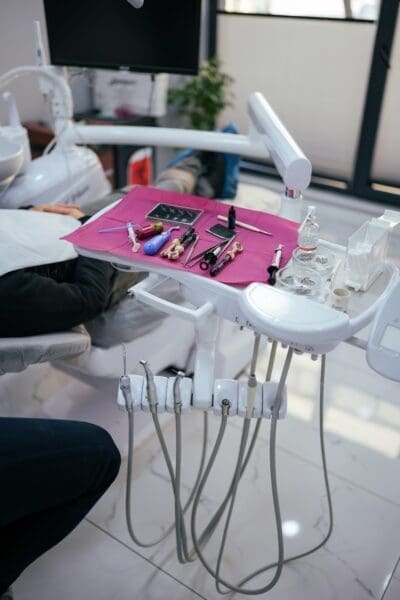 Why Family Dentistry And Cosmetic Dentistry Belong Under One Roof
