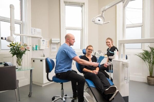 5 Cosmetic Treatments That General Dentists Commonly Offer Families
