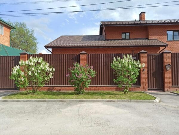 Choosing the Right Fencing for Your Home