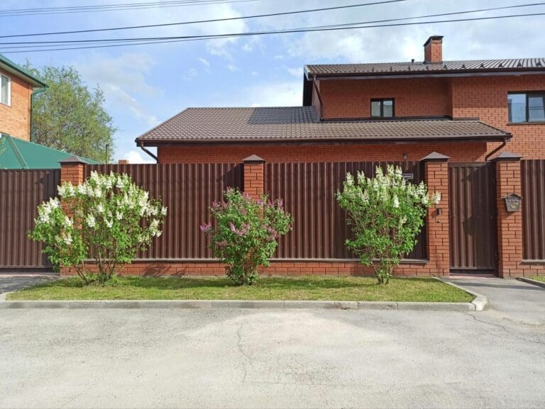 Choosing the Right Fencing for Your Home