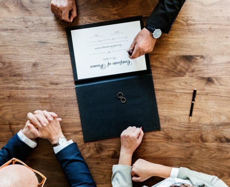 Smart Strategies for Keeping Legal and Living Costs Down During a Divorce