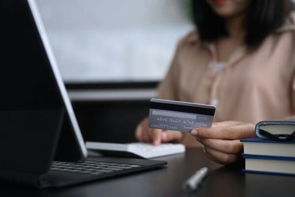 Credit Card Insider Wants Tougher Rules for His Own Industry