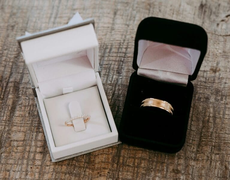 5 Things to Consider Before Buying Wedding Bands Together