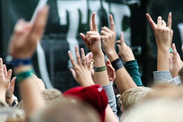 5 Creative Ways Fabric Wristbands Are Elevating Festival Branding This Summer