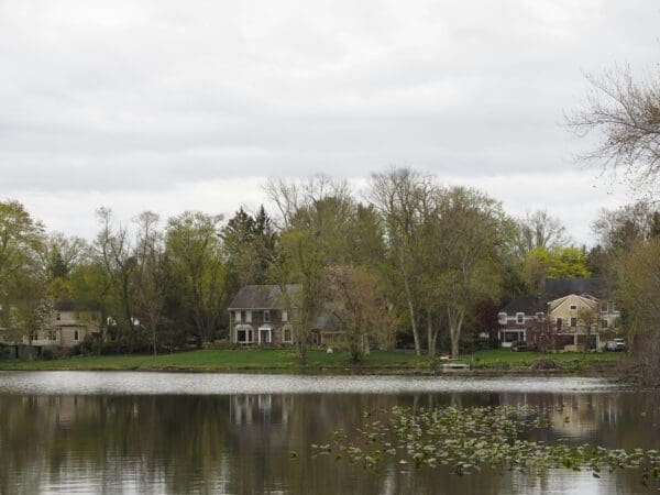 Maintenance Challenges of Homes Near Bodies of Water: What Homeowners Need to Know