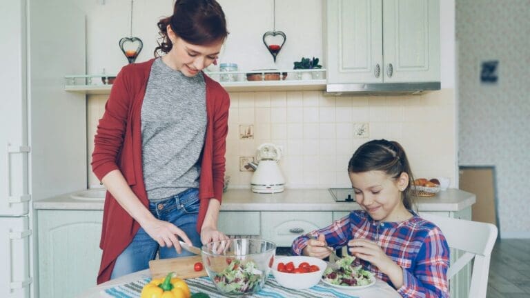 How to Help Your Children Develop Healthy Food Habits